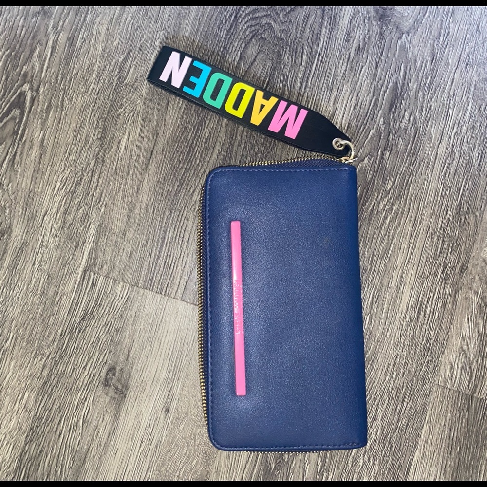 Steve Madden wallet